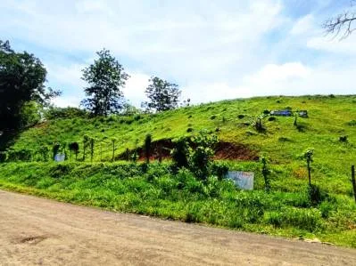 Venta de Lote de 816 m² en Entrada Vieja a Punta Leona para Construir con Vista a las Montañas