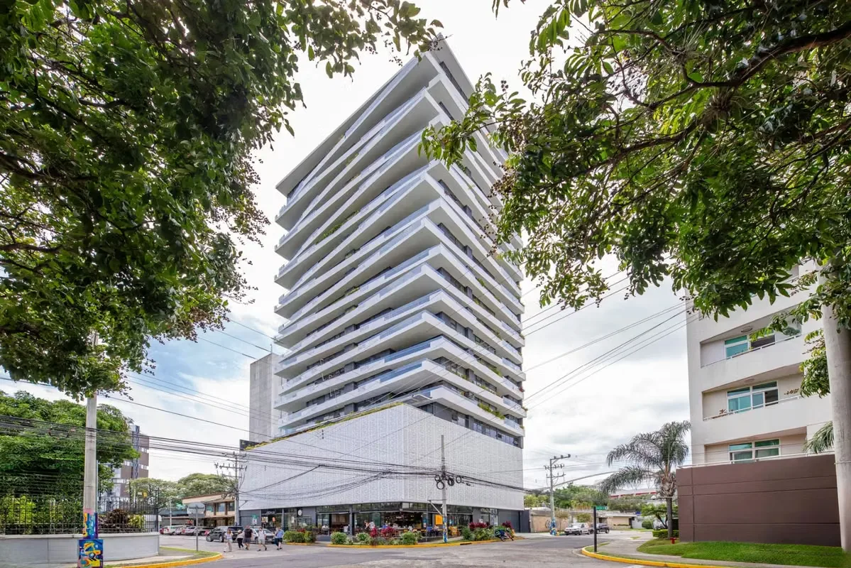 Discover the ultimate expression of elegance and comfort in this spectacular corner apartment, strategically located in the prestigious Torre Aire, in the heart of La Nunciatura. Its ..., photo 3
