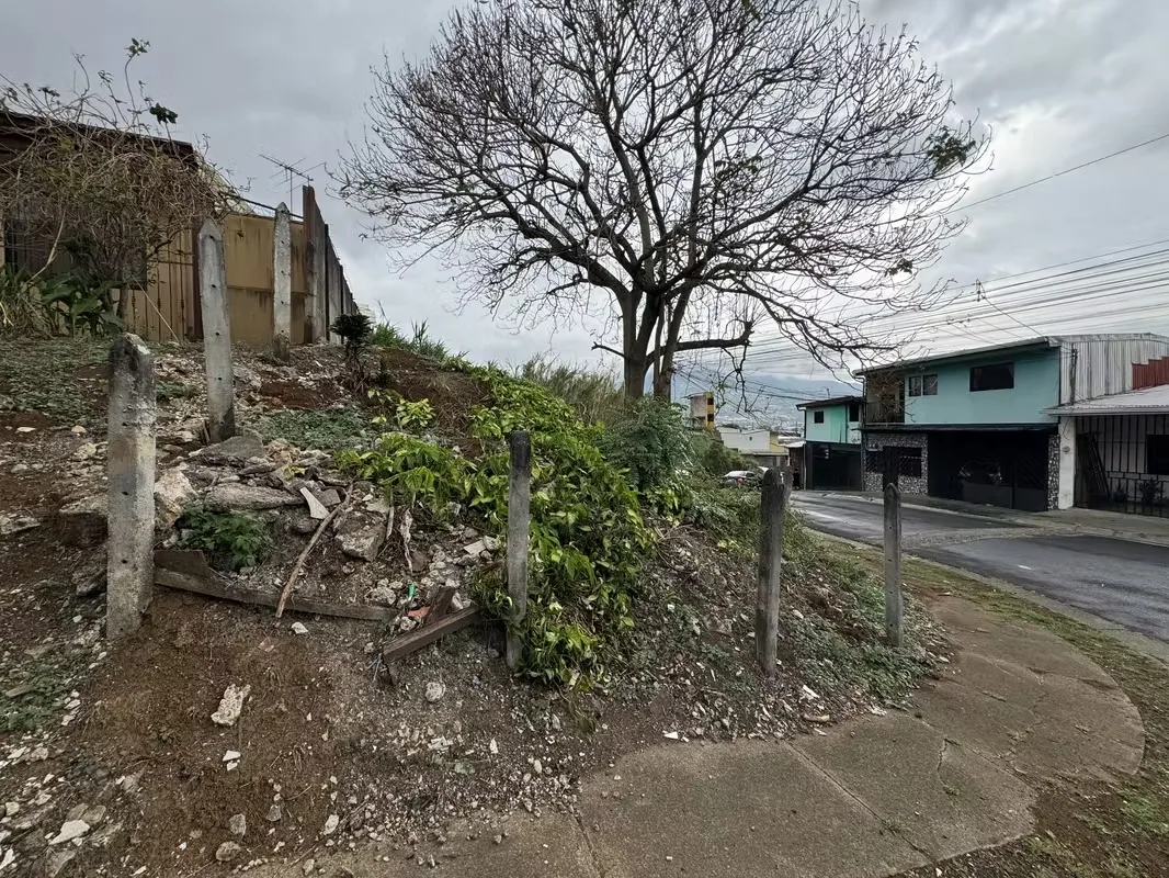 Corner Lot for Sale in Desamparados | 155 m² | Double Frontage | Ideal for Apartments, photo 4