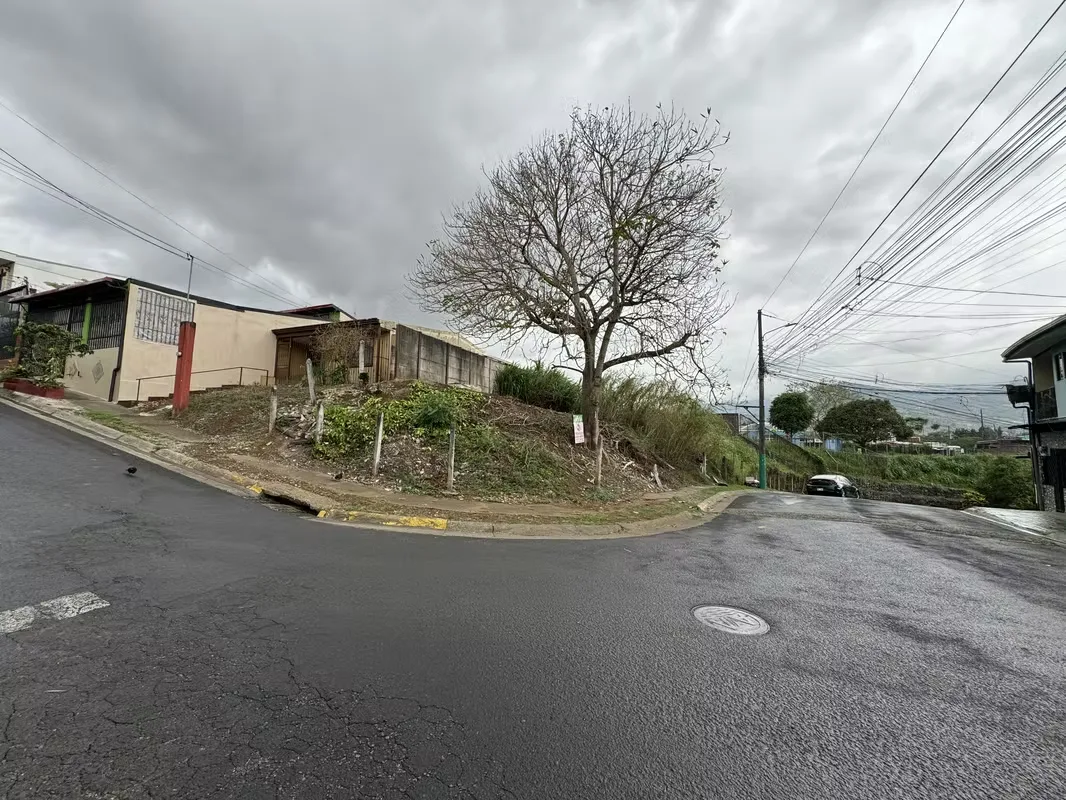 Corner Lot for Sale in Desamparados | 155 m² | Double Frontage | Ideal for Apartments, photo 8