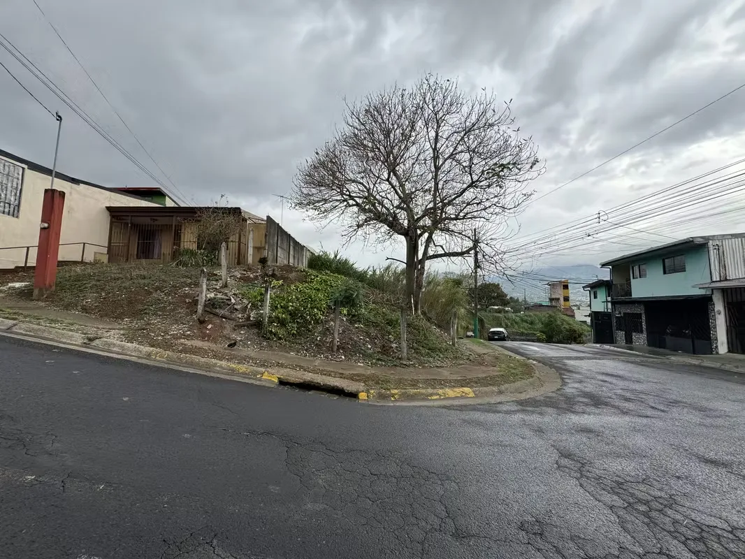 Corner Lot for Sale in Desamparados | 155 m² | Double Frontage | Ideal for Apartments, photo 9