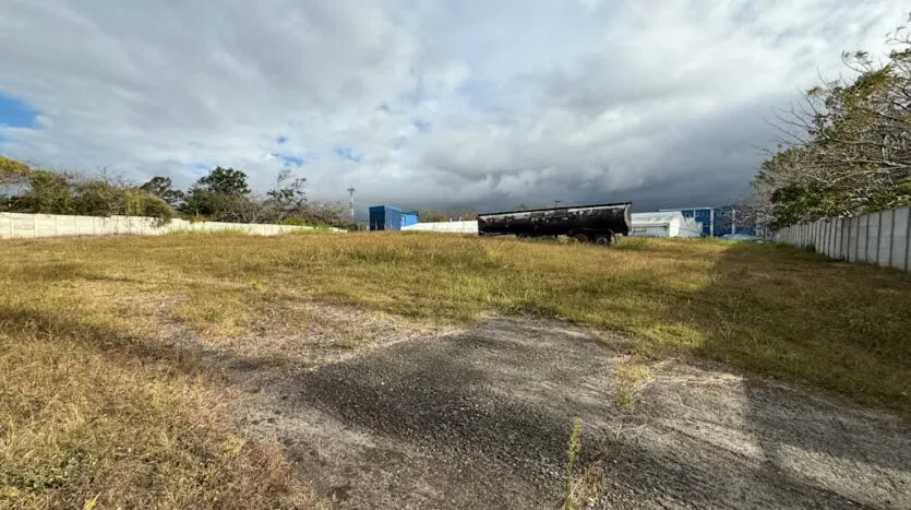 Bank Foreclosure Land for Sale in San Juan de Tibás, photo 11
