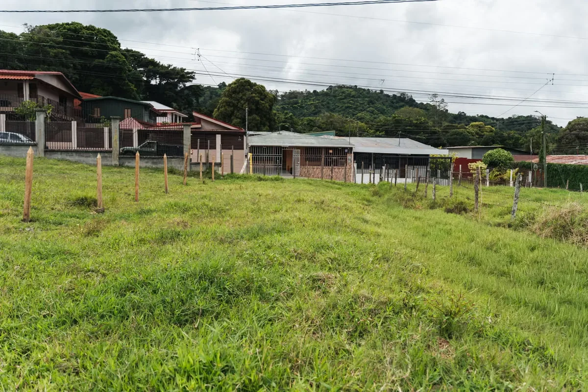 Located in El Guayabal, right in the heart of Santa María de Dota, this 1,363 m² lot stands out for its location, topography, and versatility., photo 9