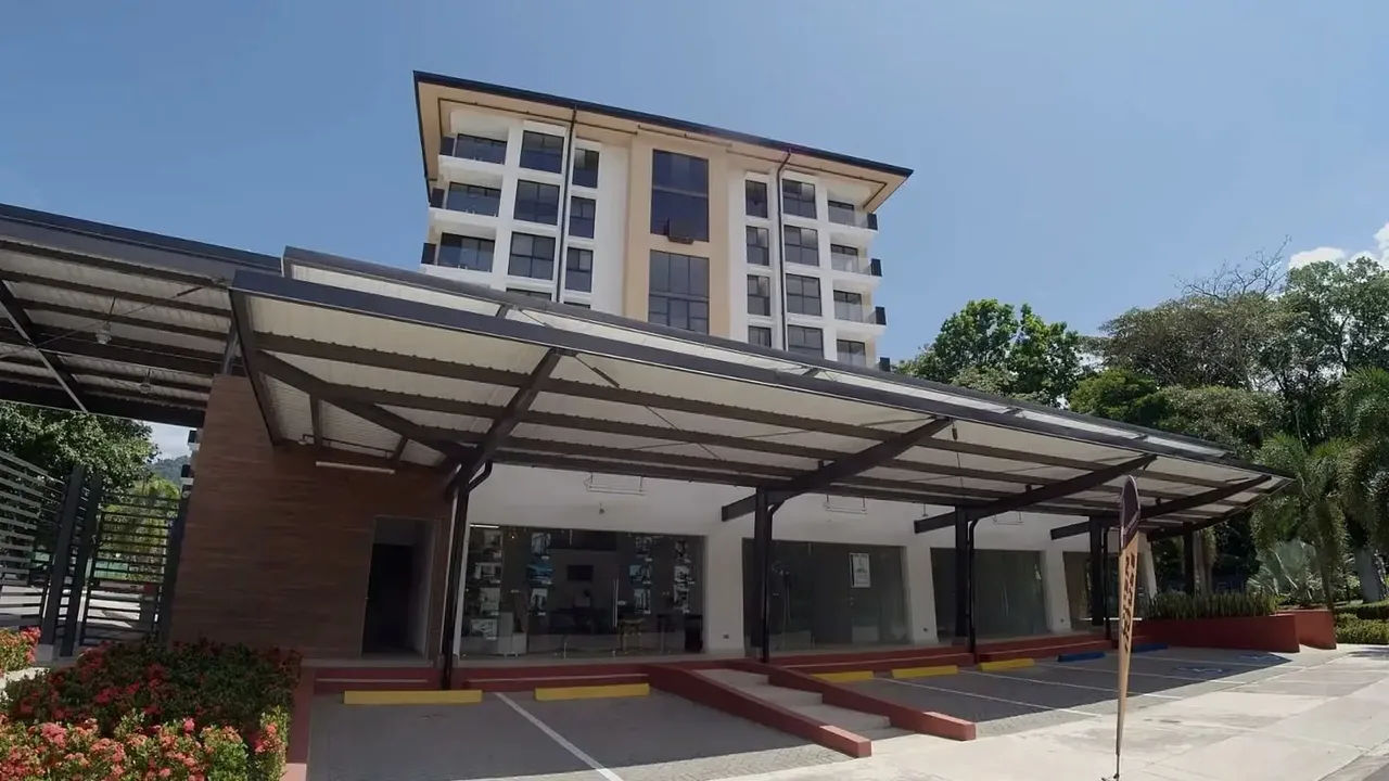 Discover an unparalleled opportunity to establish or expand your business in the vibrant heart of Jacó, Costa Rica. This brand-new commercial space, with completion anticipated in ...