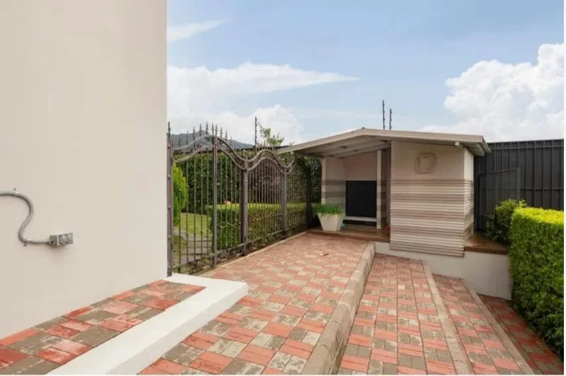 HOUSE WITH APARTMENT FOR SALE / HILLS OF MONTEALEGRE, photo 12