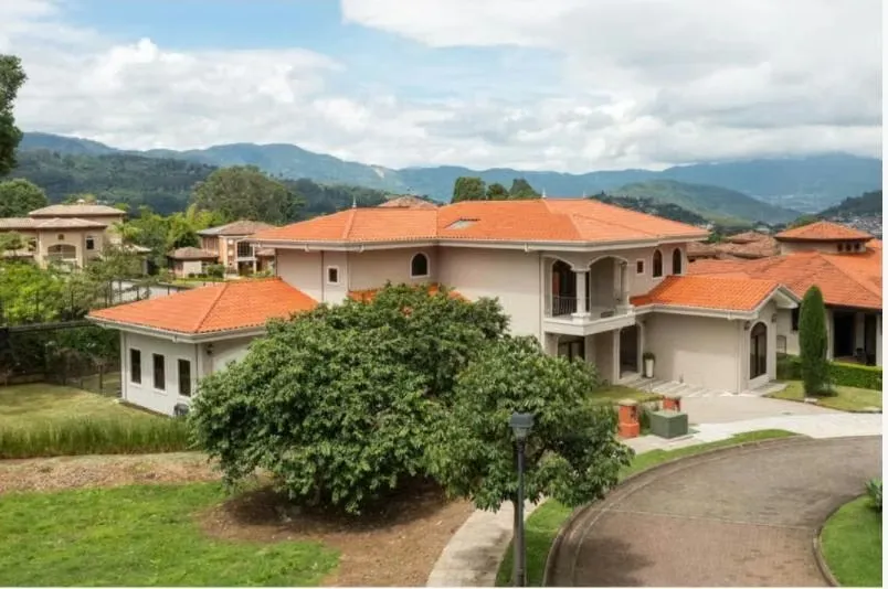 HOUSE WITH APARTMENT FOR SALE / HILLS OF MONTEALEGRE, photo 3