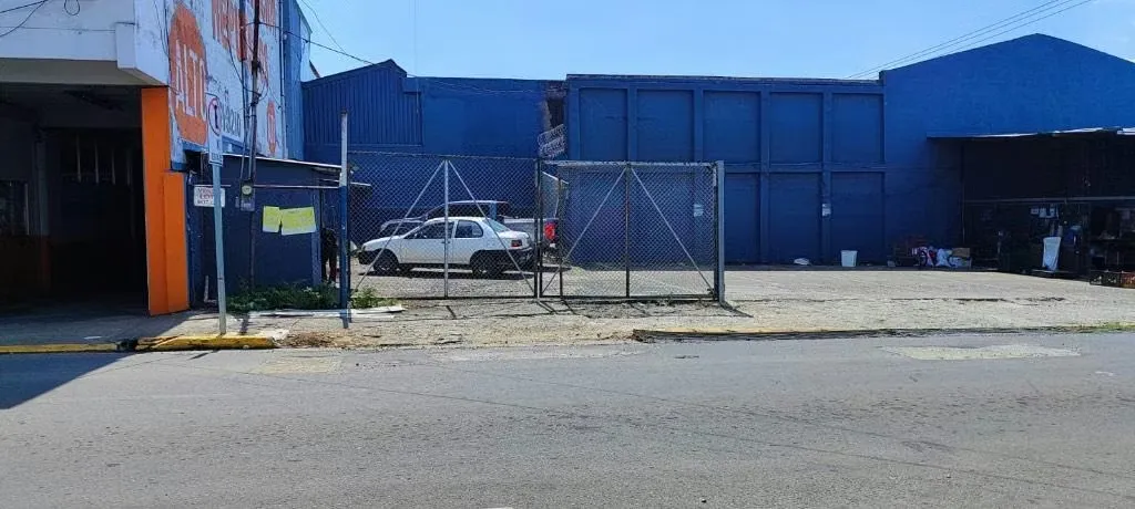 Strategic location in the heart of San Isidro del General, one block from the Central Park, in one of the most pedestrian and vehicle transit areas., photo 3