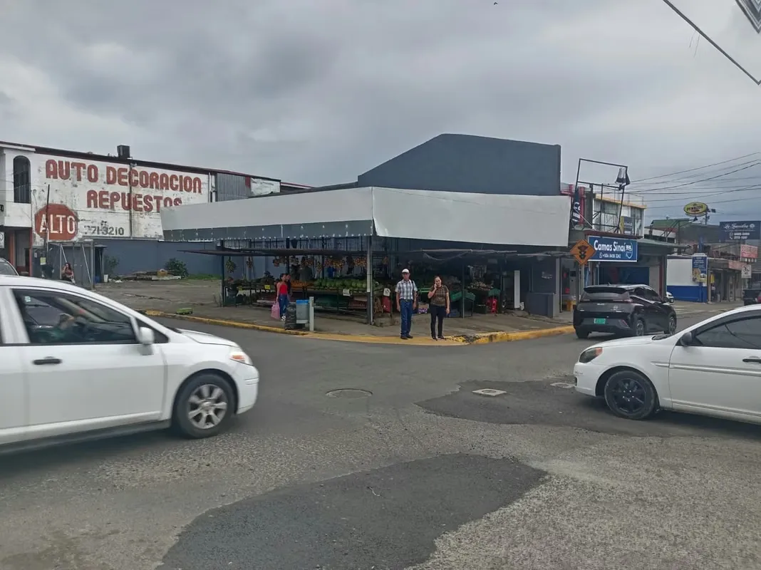 Strategic location in the heart of San Isidro del General, one block from the Central Park, in one of the most pedestrian and vehicle transit areas., photo 8
