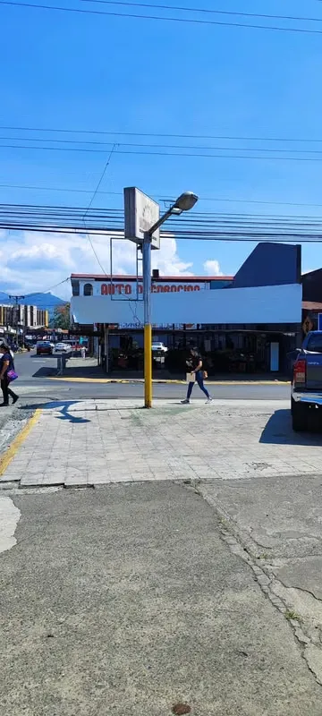 Strategic location in the heart of San Isidro del General, one block from the Central Park, in one of the most pedestrian and vehicle transit areas., photo 9