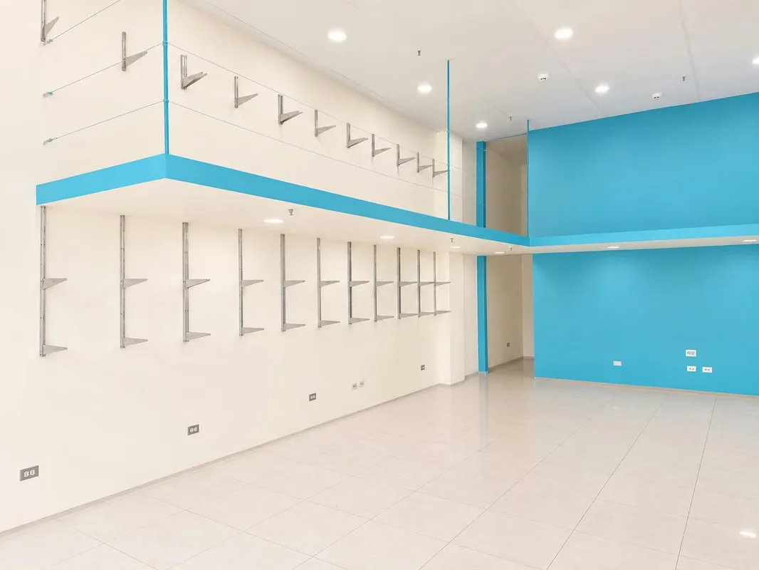COMMERCIAL PLACE FOR RENT - SMALL CENTER AREA, photo 2