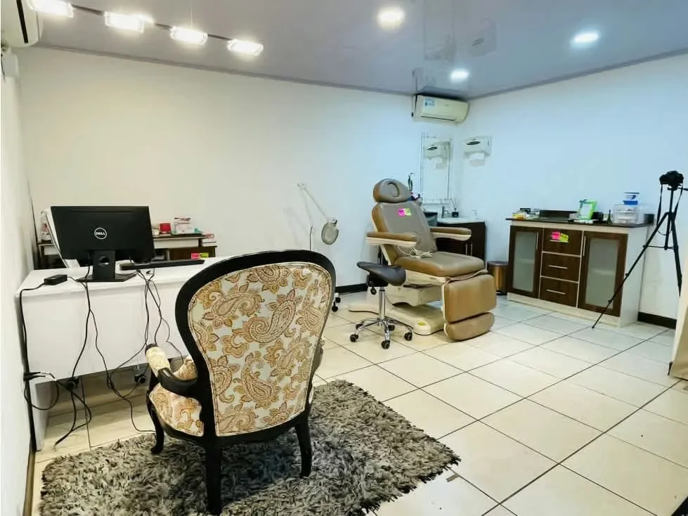 Se puede negociar vender a puerta cerrada con todo el mobiliario, equipos ..., photo 8