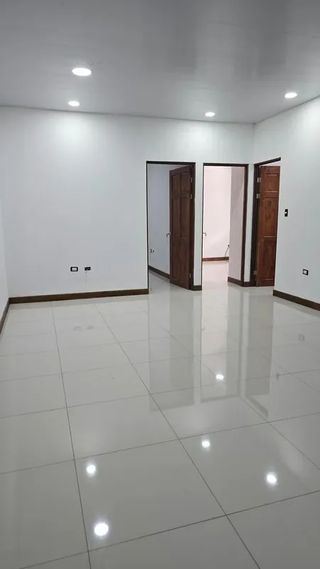 The location you are looking for to live comfortably! This apartment combines functionality and a strategic location in Rohrmoser, close to everything you need.