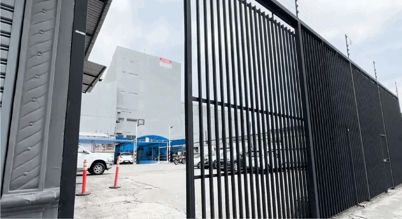 Se vende propiedad comercial ideal para inversión o negocio propio, actualmente acondicionada como parqueo y comedor, con excelente ..., photo 10