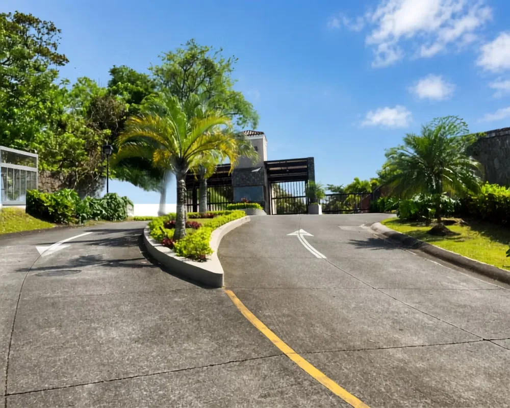 Corner Lot for Sale – Hacienda Los Bambúes Condominium