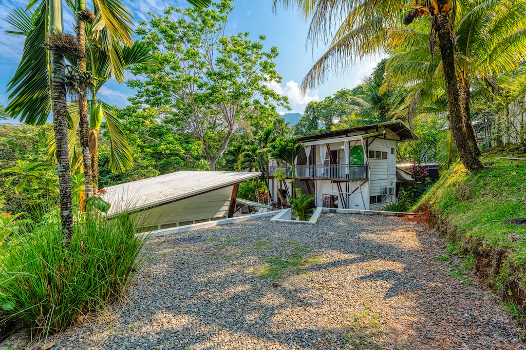 8 BEDROOMS HOTEL NEAR IN UVITA, photo 6