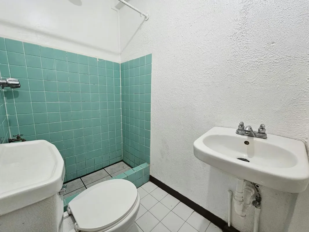 1-Bedroom Apartment for Rent, Semi-Furnished – Los Yoses, photo 11