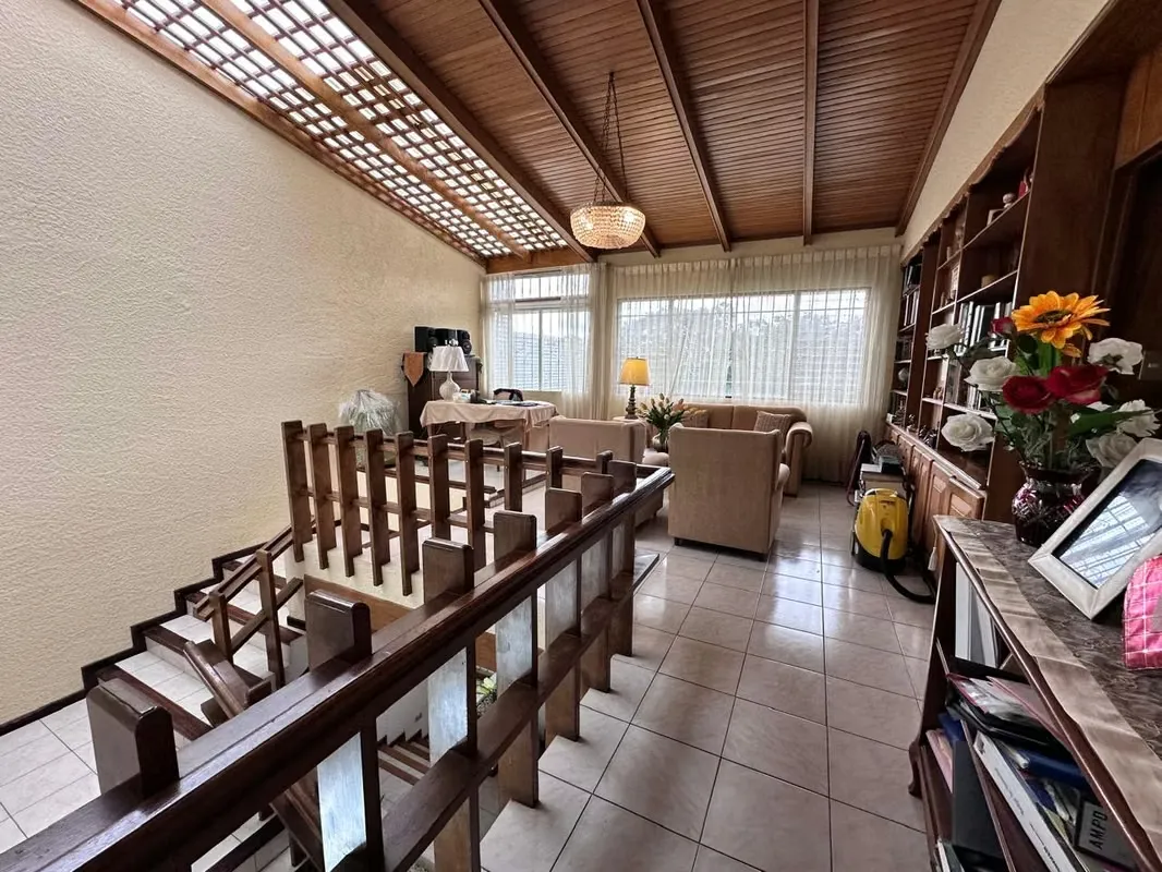 We have for sale beautiful house located in Rohrmoser Nunciatura, with beautiful details in wood, spacious rooms, private garden, excellent location., photo 7