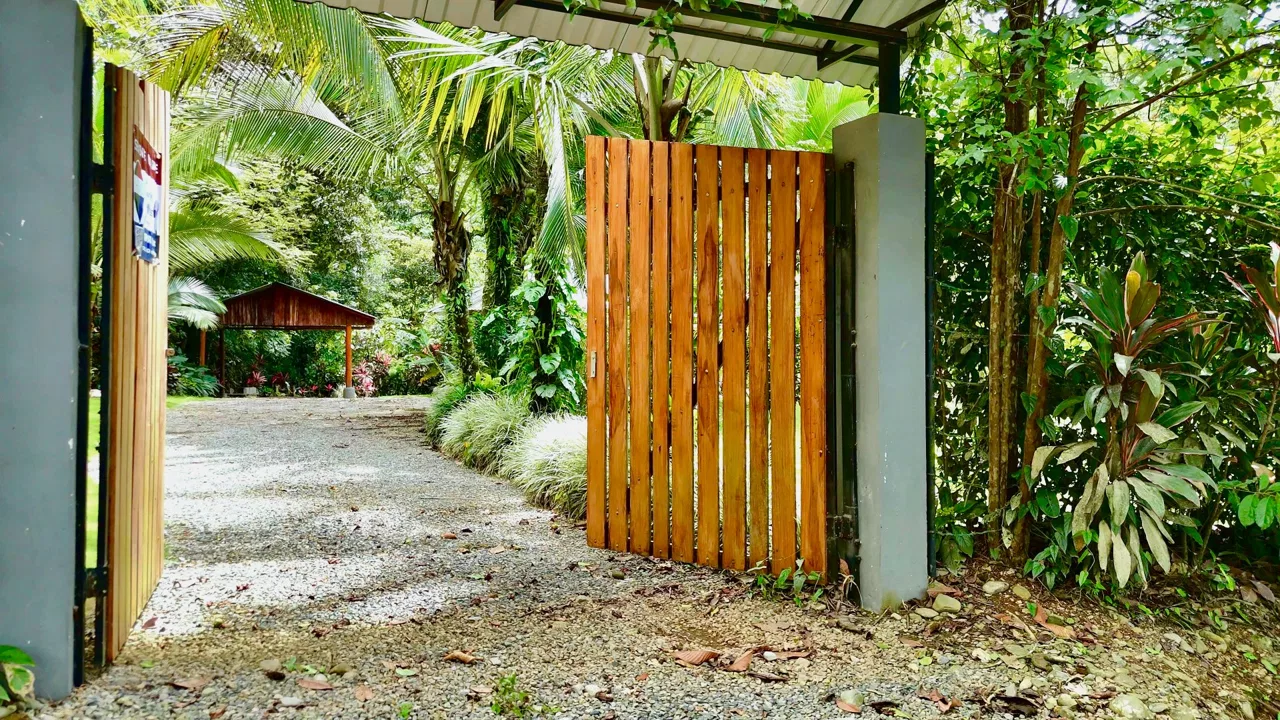 VENTA DE QUINTA DE 4.343 M2 CON FRENTE DE RIO Y SERVICIOS EN CONVENTO, PEREZ ZELEDON - Venta en Pérez Zeledón, photo 11