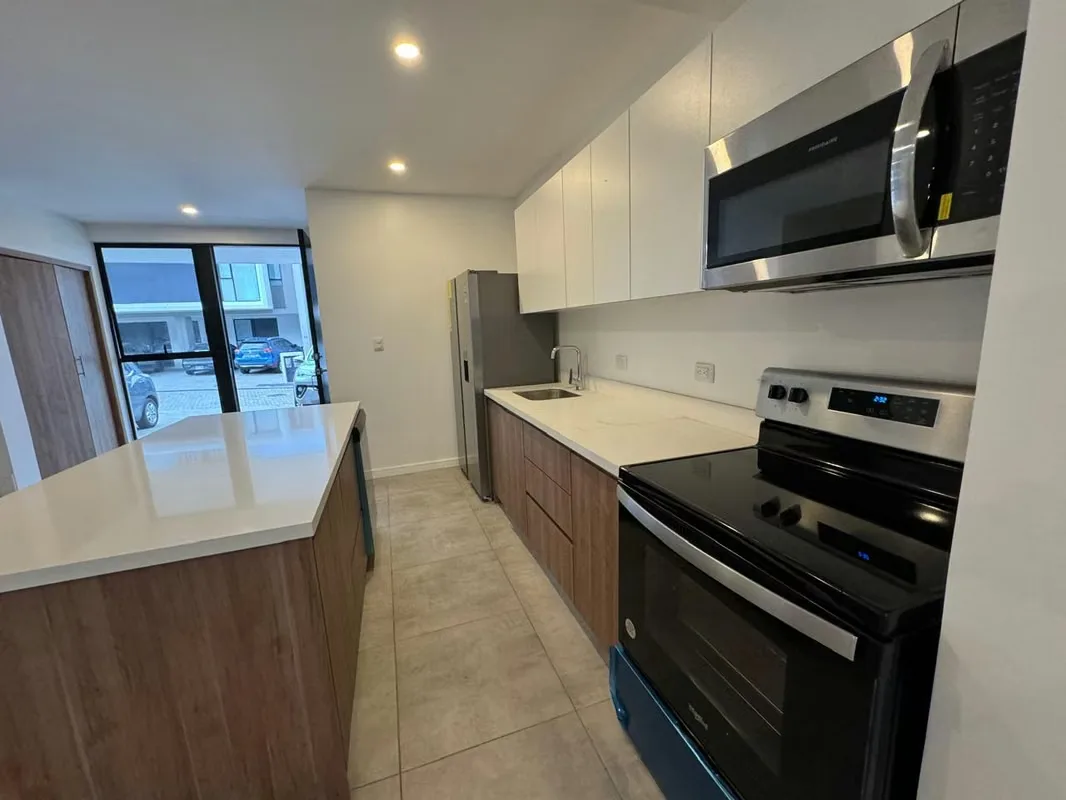 Descubra una casa amplia y funcional, ideal para quienes buscan comodidad, privacidad y espacios para disfrutar en familia. Ubicada ..., photo 3