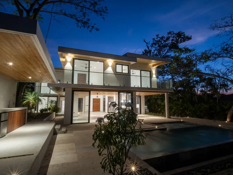 4 Bed Single Family Homes For Sale in Playa Grande, photo 3