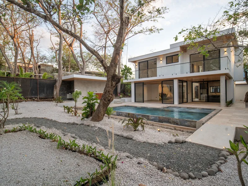 4 Bed Single Family Homes For Sale in Playa Grande, photo 5