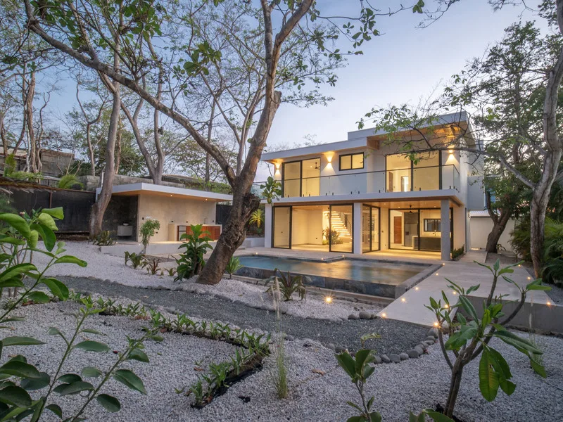 4 Bed Single Family Homes For Sale in Playa Grande, photo 6