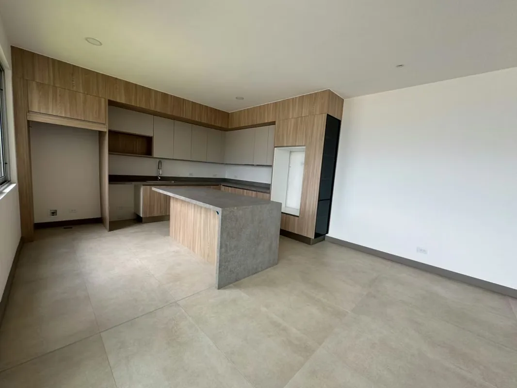 Live in one of the most privileged areas of western San José, with excellent access to corporate centers, shops, restaurants and ...