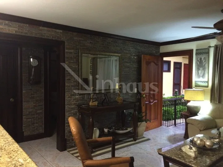 venta complejo de 4 apartamentos con rentabilidad en el centro de Santa Ana