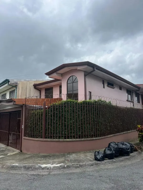 Alquilo hermosa casa de dos niveles en excelente ubicación. Es espaciosa, muy cómoda, cuenta con gran iluminación natural, excelente ventilación cruzada y zona muy segura. Ideal ..., photo 8