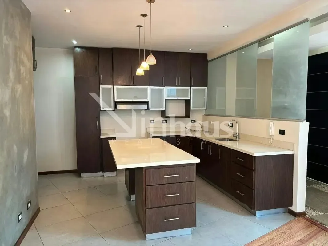 Venta de Casa en Condominio en el corazon de Guayabos, photo 3
