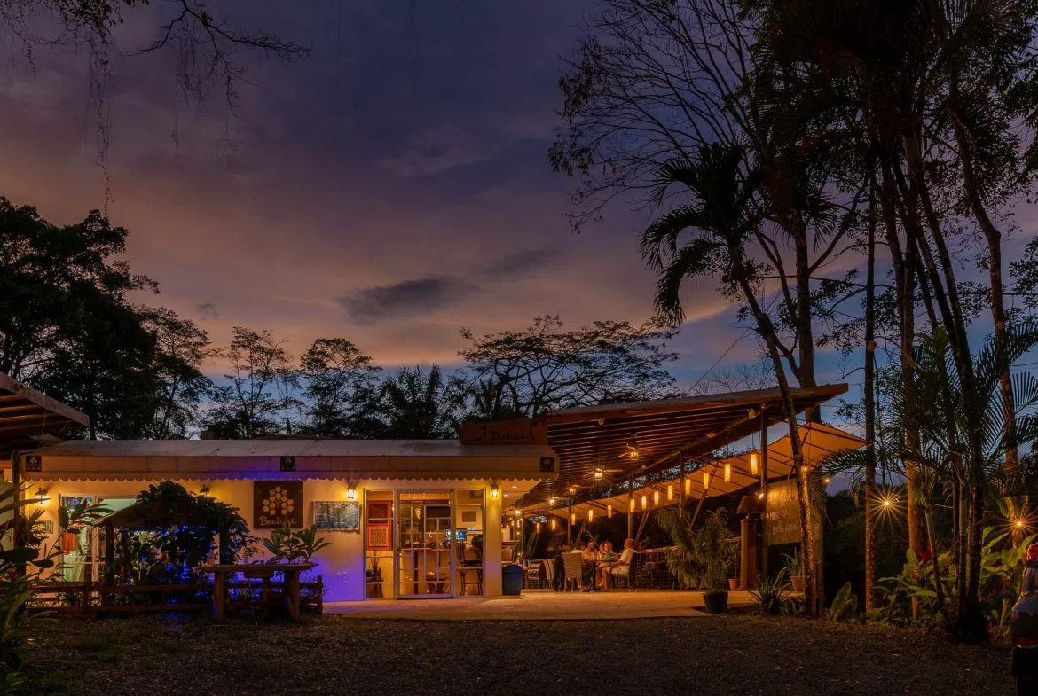 POPULAR FULLY FUNCTIONING UVITA RESTAURANT – 1.2 ACRES, photo 2