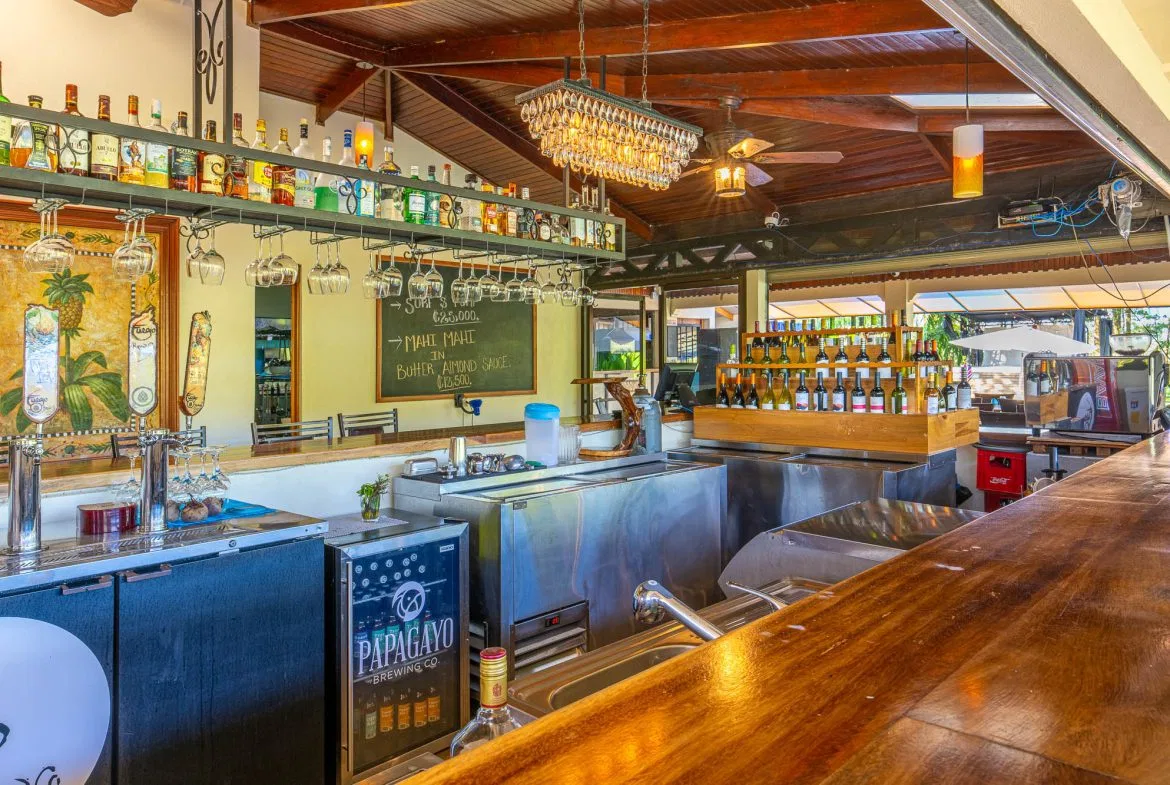 POPULAR FULLY FUNCTIONING UVITA RESTAURANT – 1.2 ACRES, photo 12