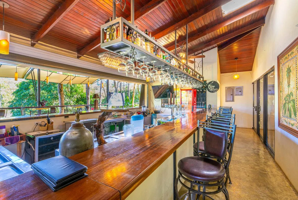 POPULAR FULLY FUNCTIONING UVITA RESTAURANT – 1.2 ACRES, photo 16
