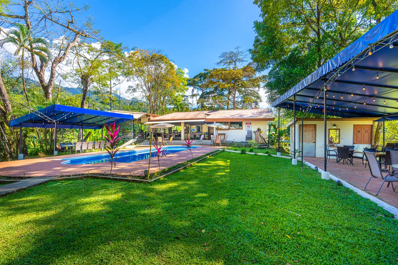 POPULAR FULLY FUNCTIONING UVITA RESTAURANT – 1.2 ACRES, photo 7