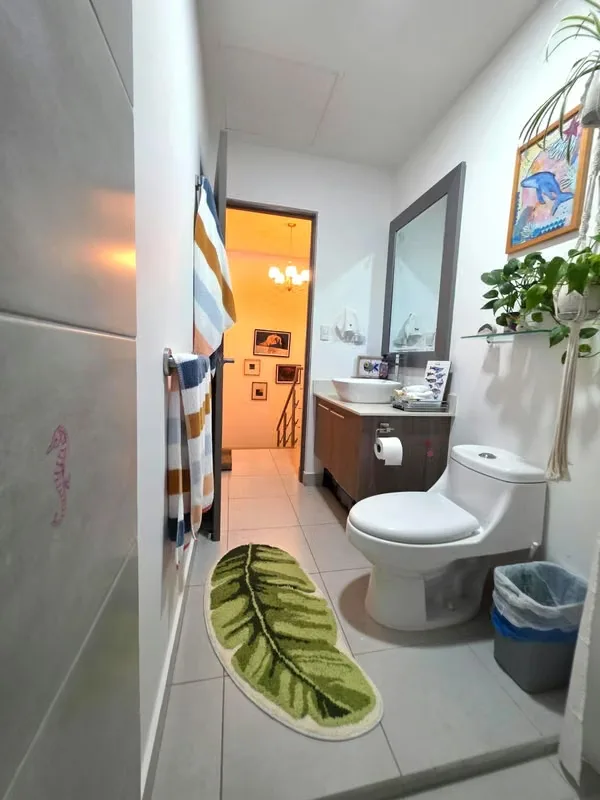 Casa moderna en Condominio Hacienda Lincoln en Santo Domingo de Heredia. Excelente ubicación cerca de vías principales, comercios, centros educativos y lugares de trabajo., photo 2