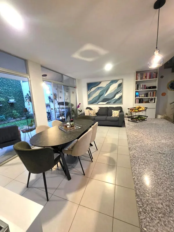 Casa moderna en Condominio Hacienda Lincoln en Santo Domingo de Heredia. Excelente ubicación cerca de vías principales, comercios, centros educativos y lugares de trabajo., photo 5