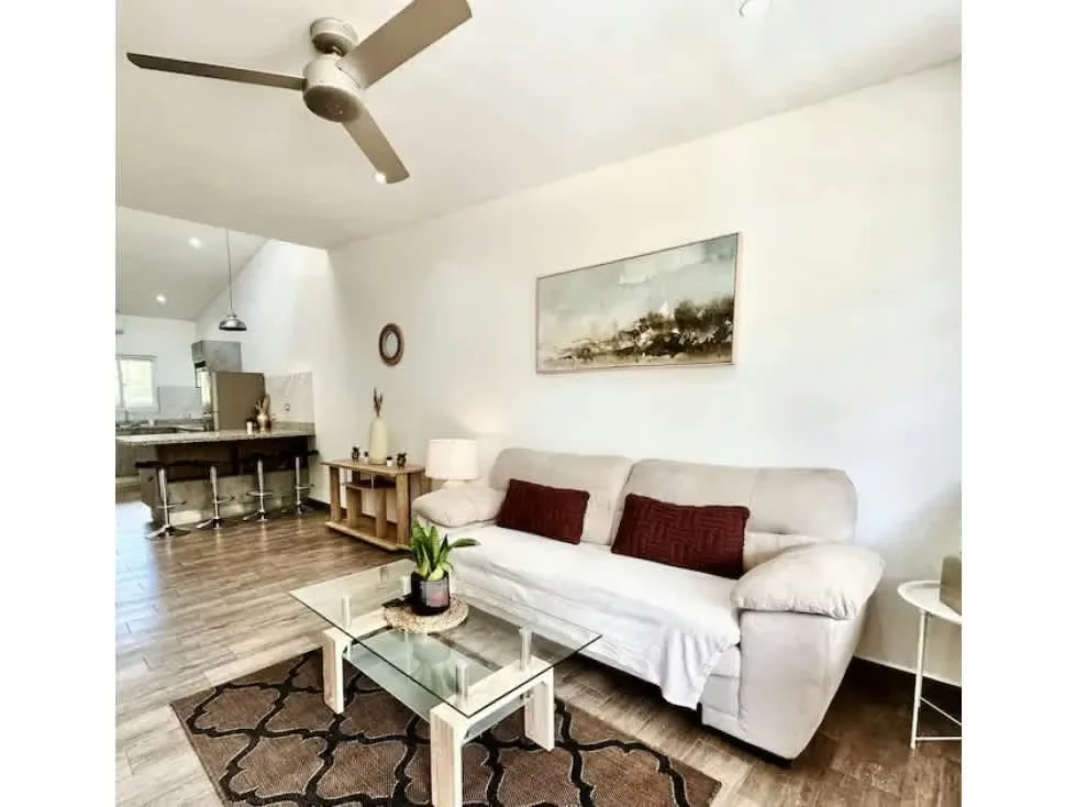 The brand new condo for rent in Playa Flamingo, Cabo Velas, Santa Cruz, Guanacaste, offers a convenient and well-equipped living space: