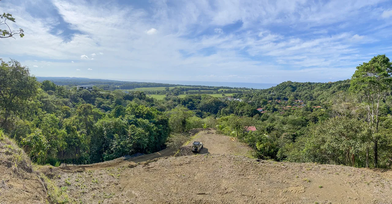 Terreno con Vista Panorámica al Mar Playa Hermosa Jaco Ubicación Exclusiva