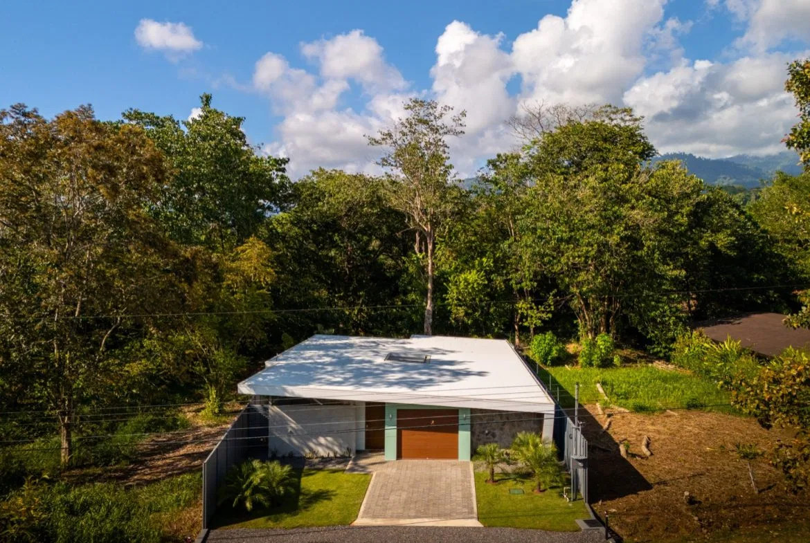 BEAUTIFUL PROPERTY WITH TWO BEDROOM, NEAR THE BEACH, IN COLONIA – 0.15 ACRES, photo 4