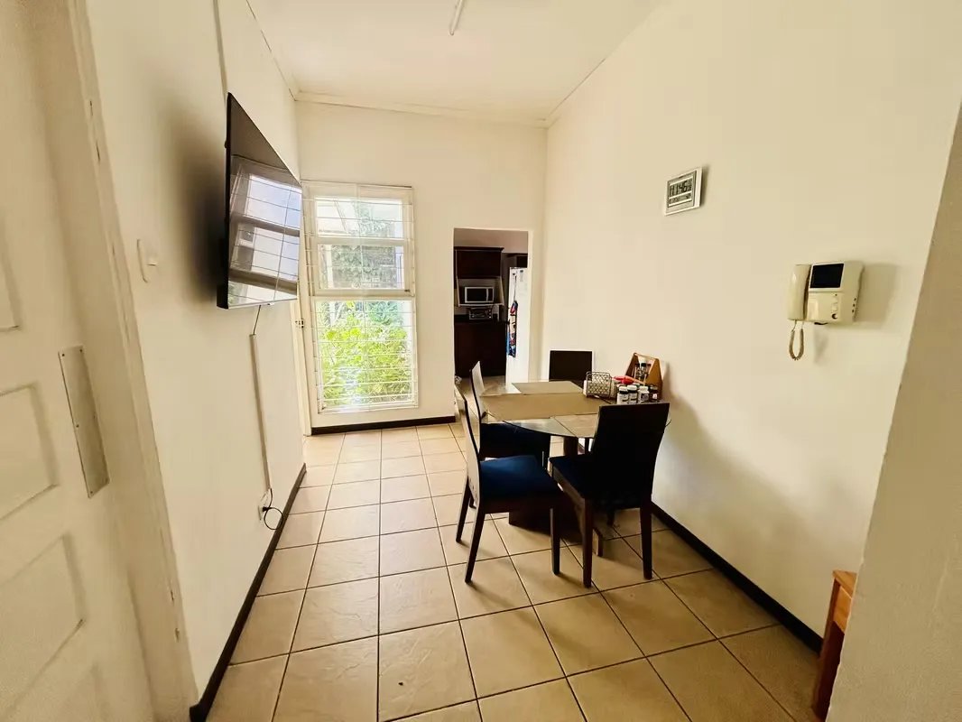 Esta hermosa casa cuenta con una inmejorable ubicación, cerca del Mall San Pedro, plazas, restaurantes, centros médicos, supermercados entre otros. De fácil acceso., photo 12