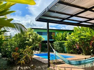 Joya de 2 dormitorios con impresionante paisaje tropical en Uvita