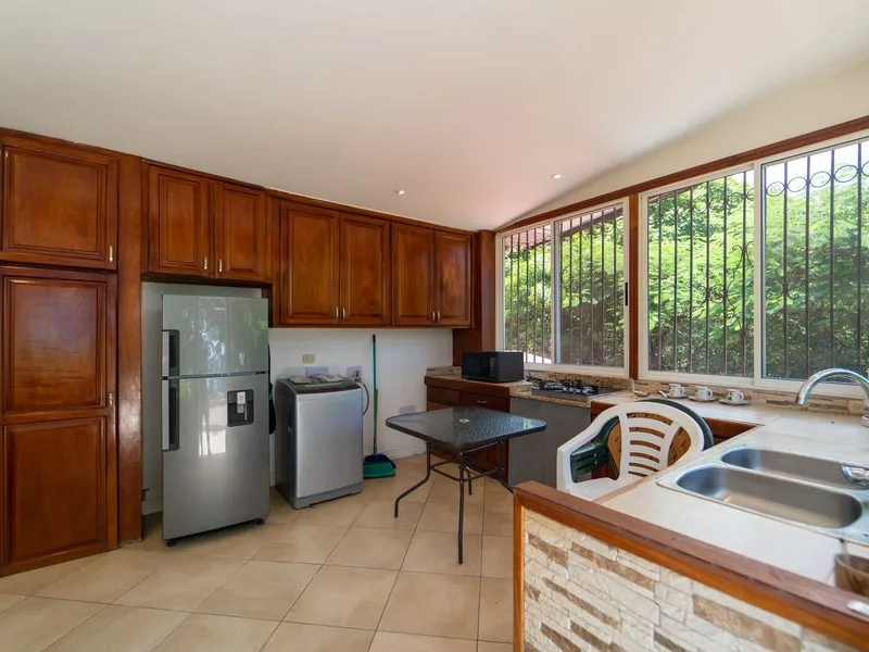 3 Bed Condo For Sale in Samara, photo 14