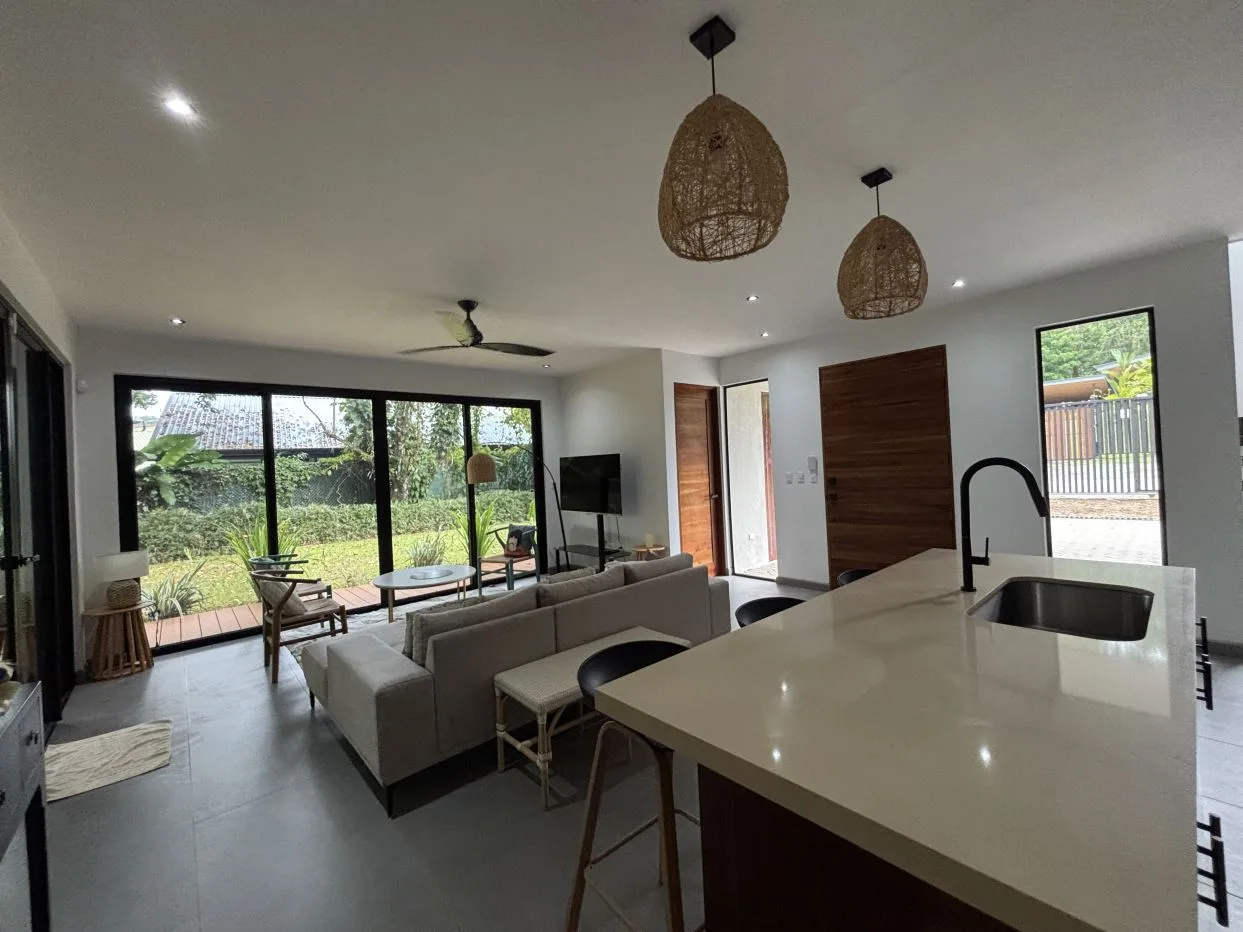 Reconnect in Style: Luxury Jungle Home in the Heart of Uvita - financing available!, photo 4