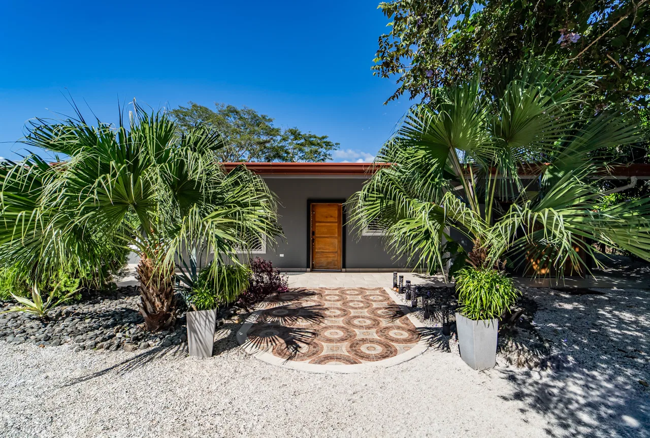 Villa Tropical Oasis - 3BR 3.5BA Home in Barrio Los Monos