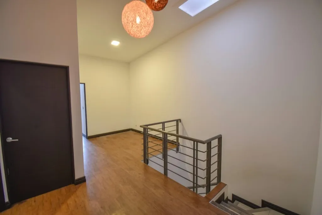 Una casa familiar funciona mejor cuando los espacios para compartir y los espacios para desconectarse no tienen que competir entre sí., photo 14