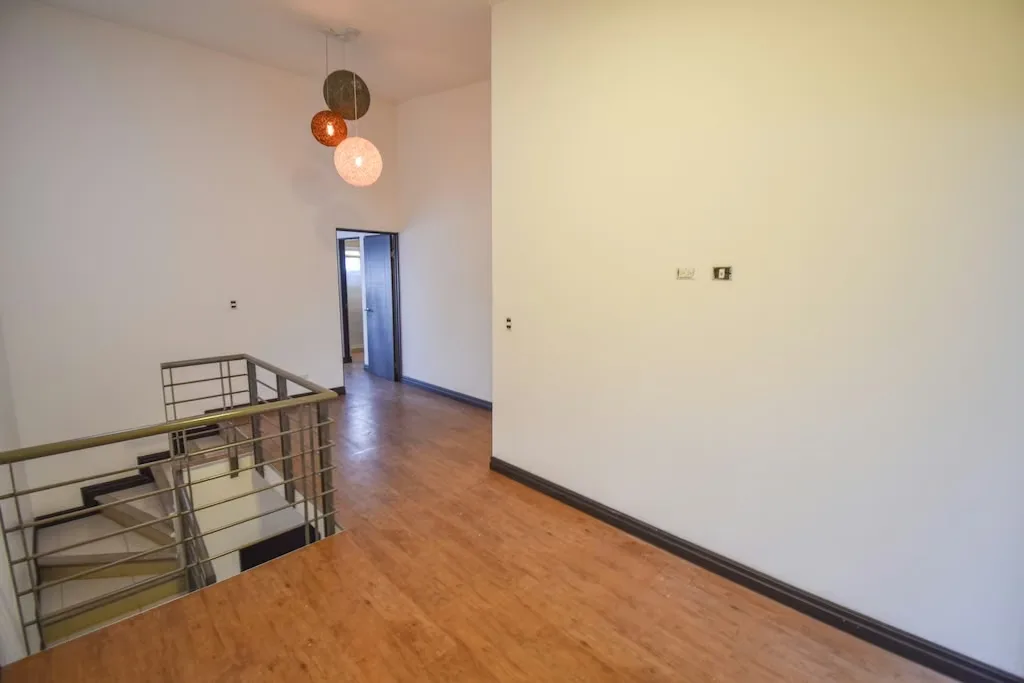 Una casa familiar funciona mejor cuando los espacios para compartir y los espacios para desconectarse no tienen que competir entre sí., photo 4