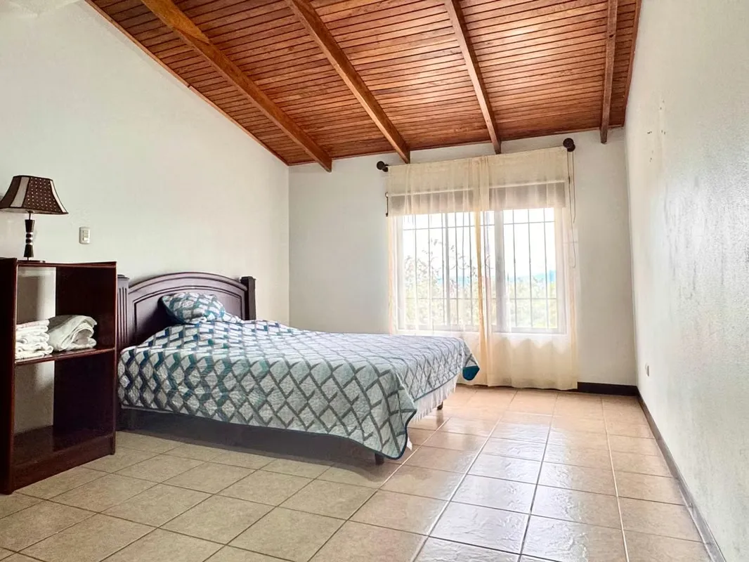 The seller is motivated and open to ALL offers. Properties like this don't stay on the market long — schedule your visit ..., photo 12