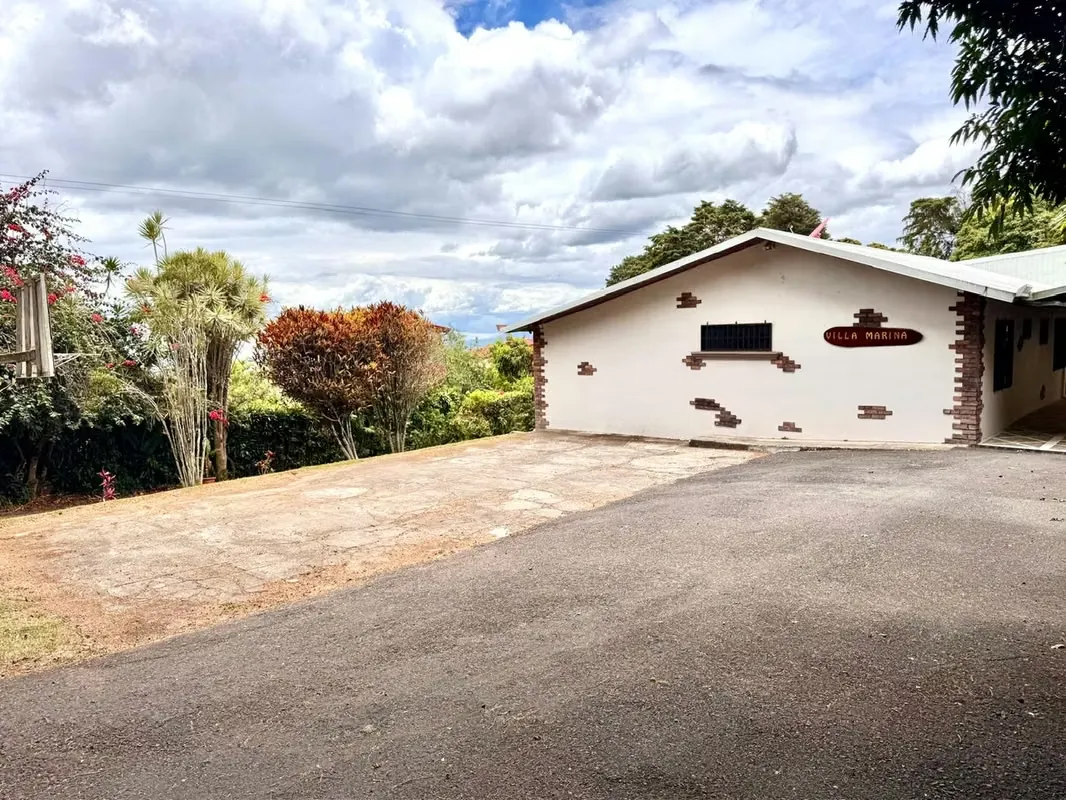 The seller is motivated and open to ALL offers. Properties like this don't stay on the market long — schedule your visit ..., photo 3