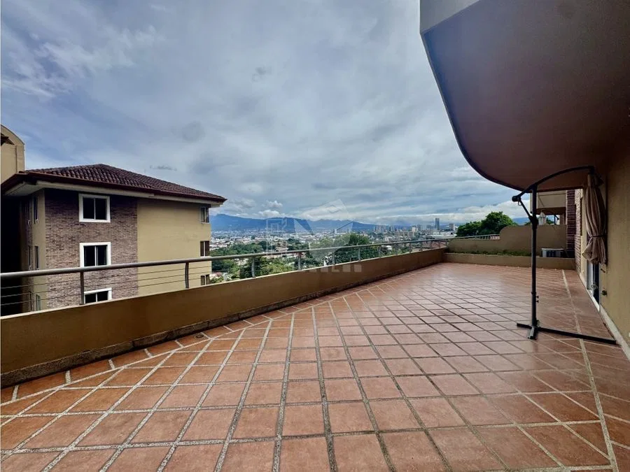 Amplio apartamento con terraza y vista (inversión)