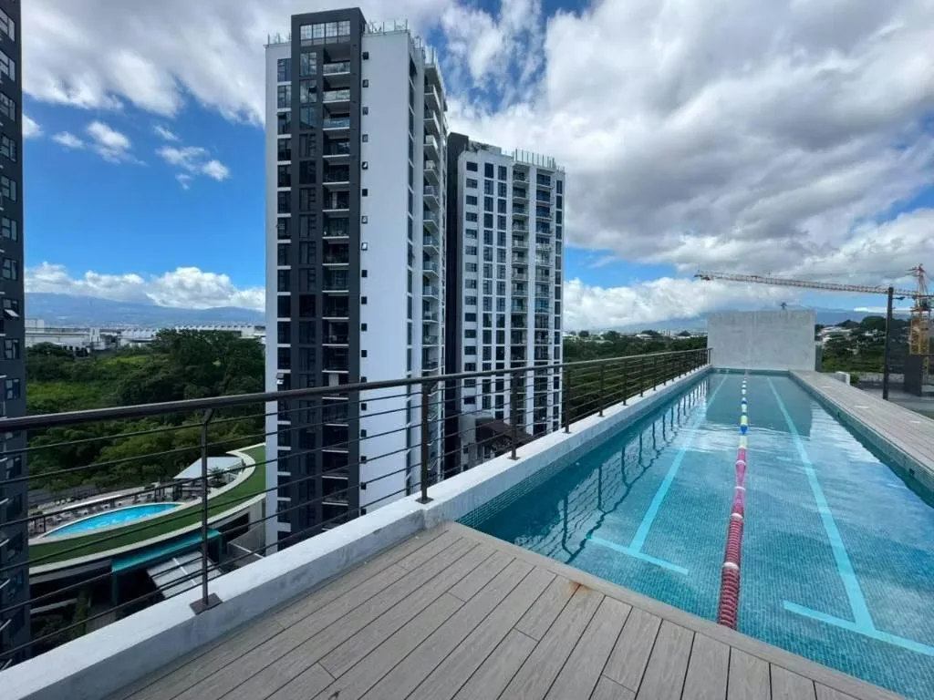 Beautiful Apartment for Rent at Núcleo Sabana Condominium, Tower B.